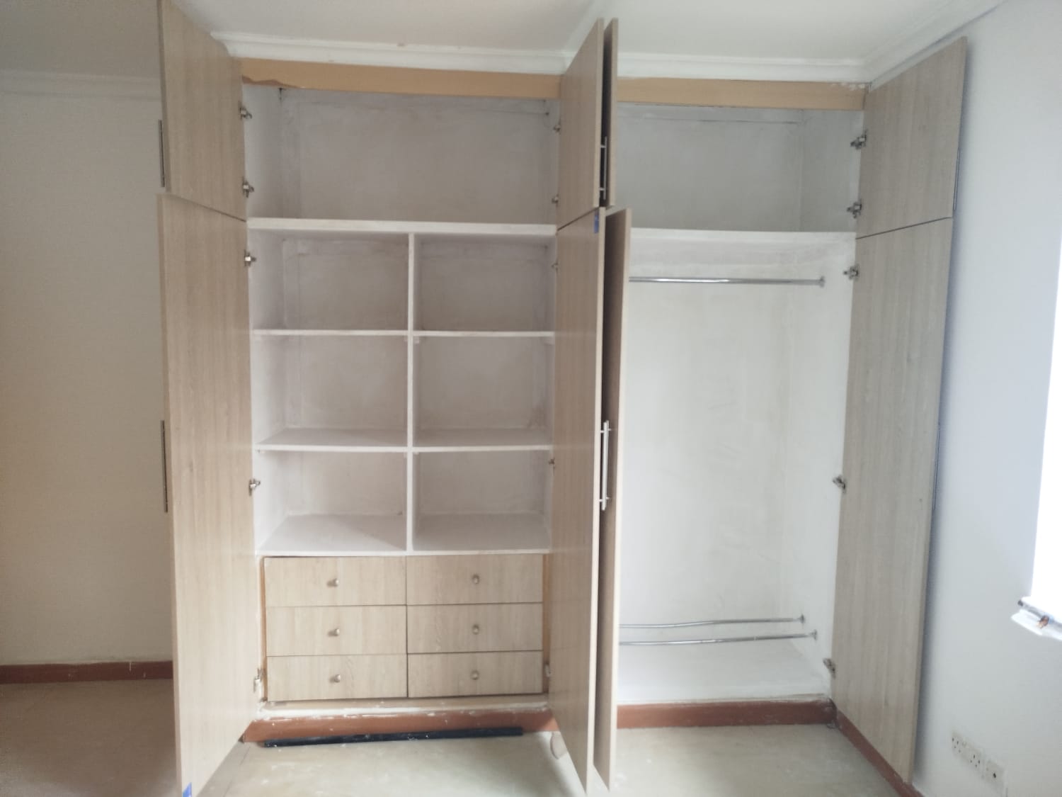 Walldrobe Installation